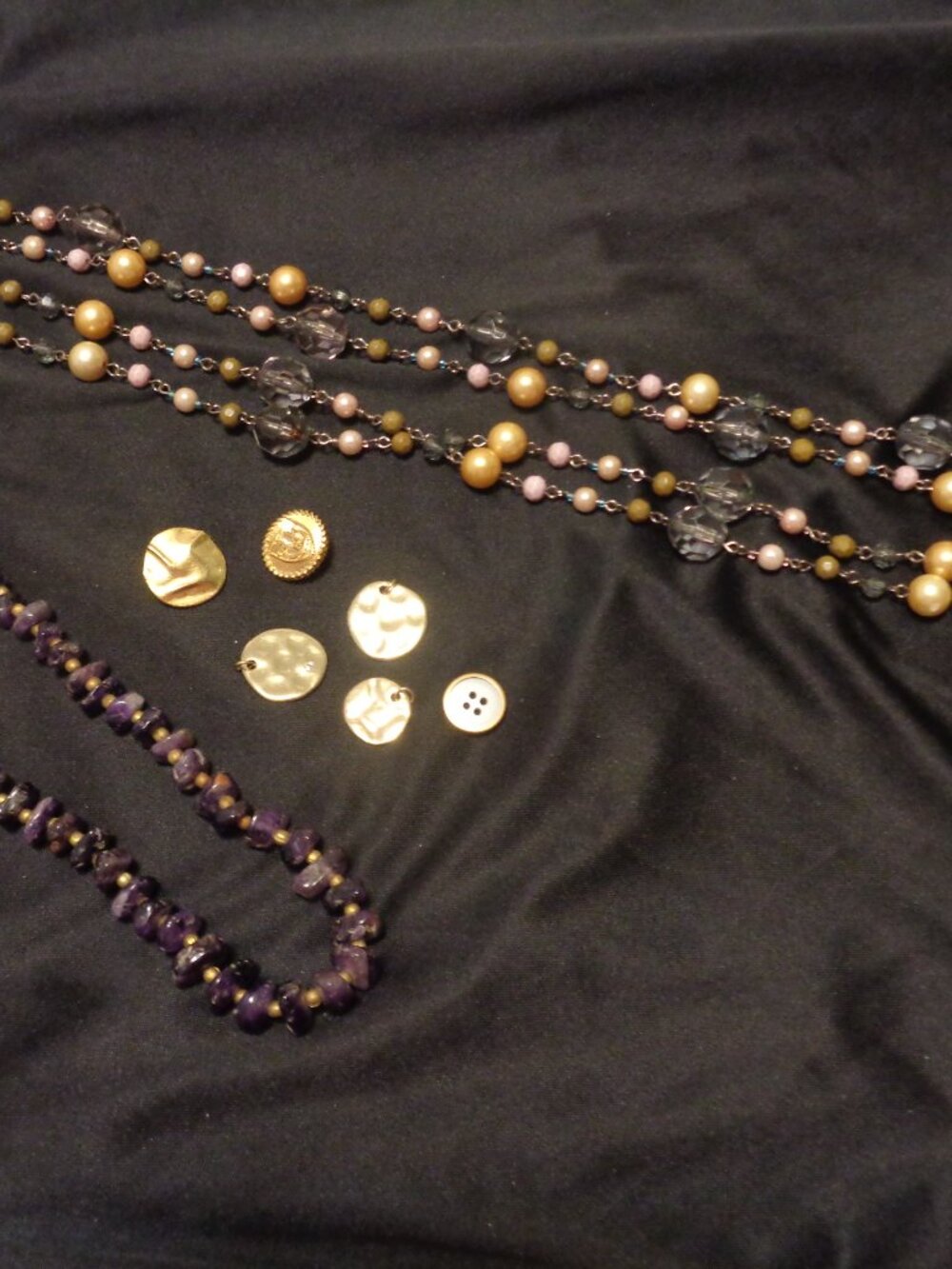 RETRO LONG BEADS & AMYTHEST NECKLACE PLUS GOLDTONE DISCS N BUTTONS LOT